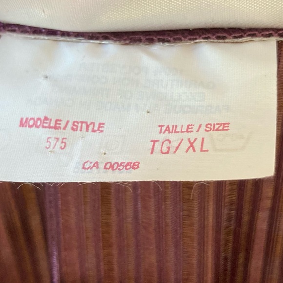 Luxurious pyjama 2 piece set💜 - Picture 7 of 9